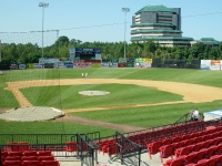 030815052_yogi_berra_stadium